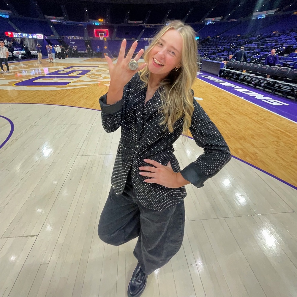 Meet your Posher, Sydney